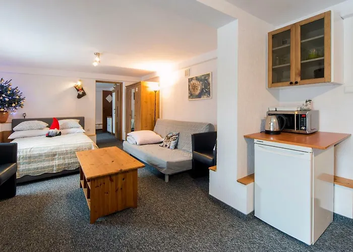 Jawor Bed and breakfast 3*